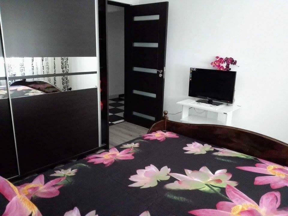 Apartament Ela Elegance Appartement Orşova Buitenkant foto
