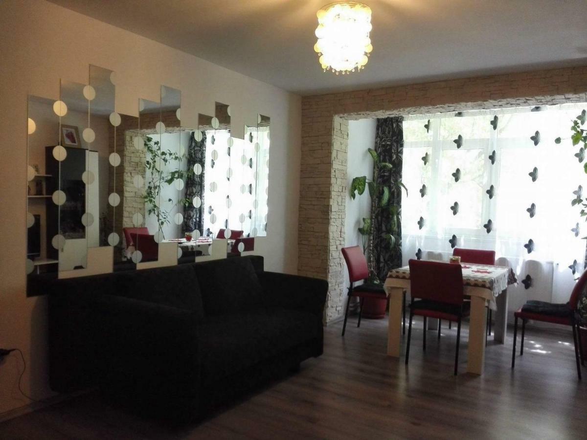 Apartament Ela Elegance Appartement Orşova Buitenkant foto